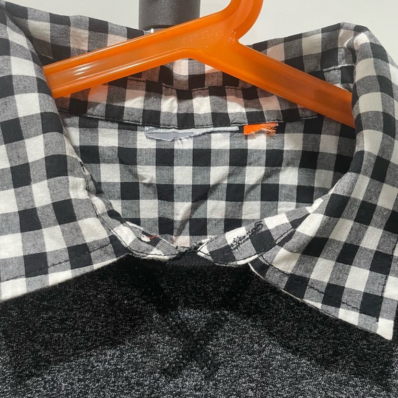 Children’s Place boys lightweight sweater. Tag is cut due to child sensitivity. - Picture 2 of 3